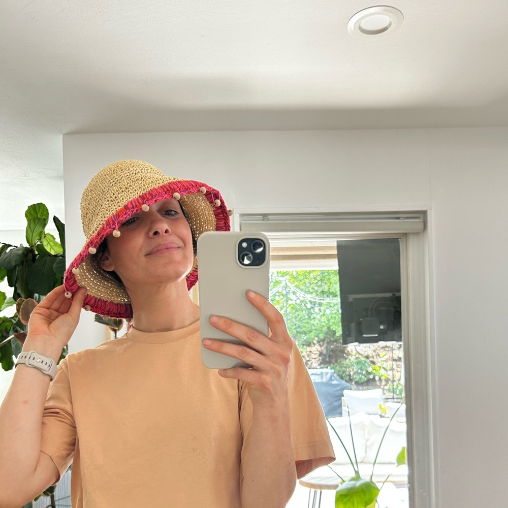 Zara fushia trimmed woven bucket hat - Picture 4 of 4
